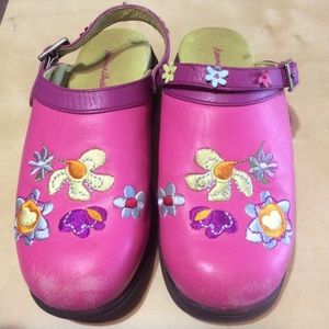 Hanna Anderson girl's clogs